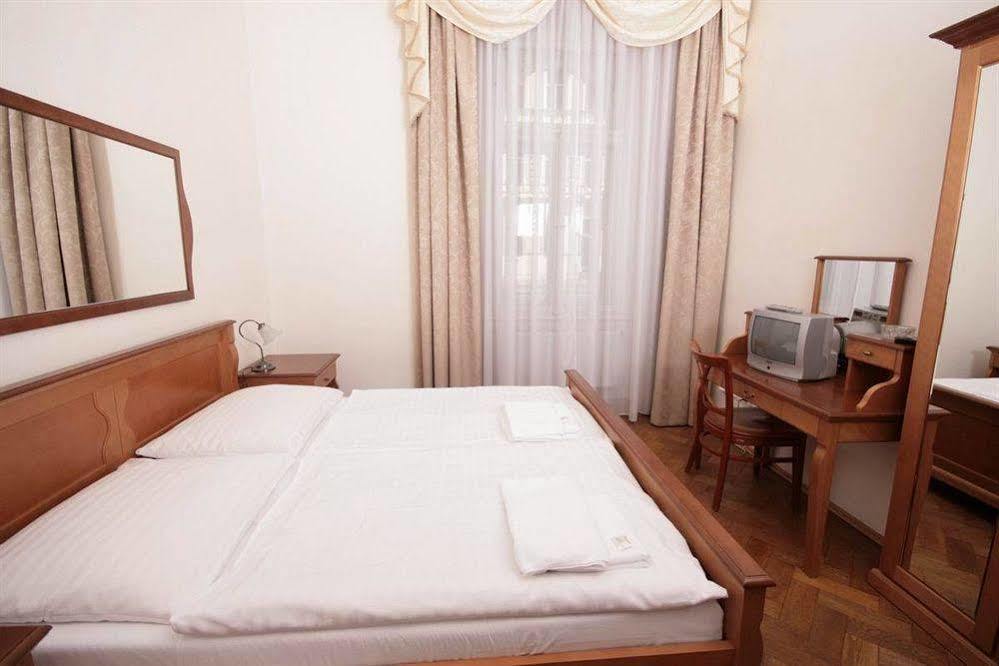 Hotell Brezina 3*
